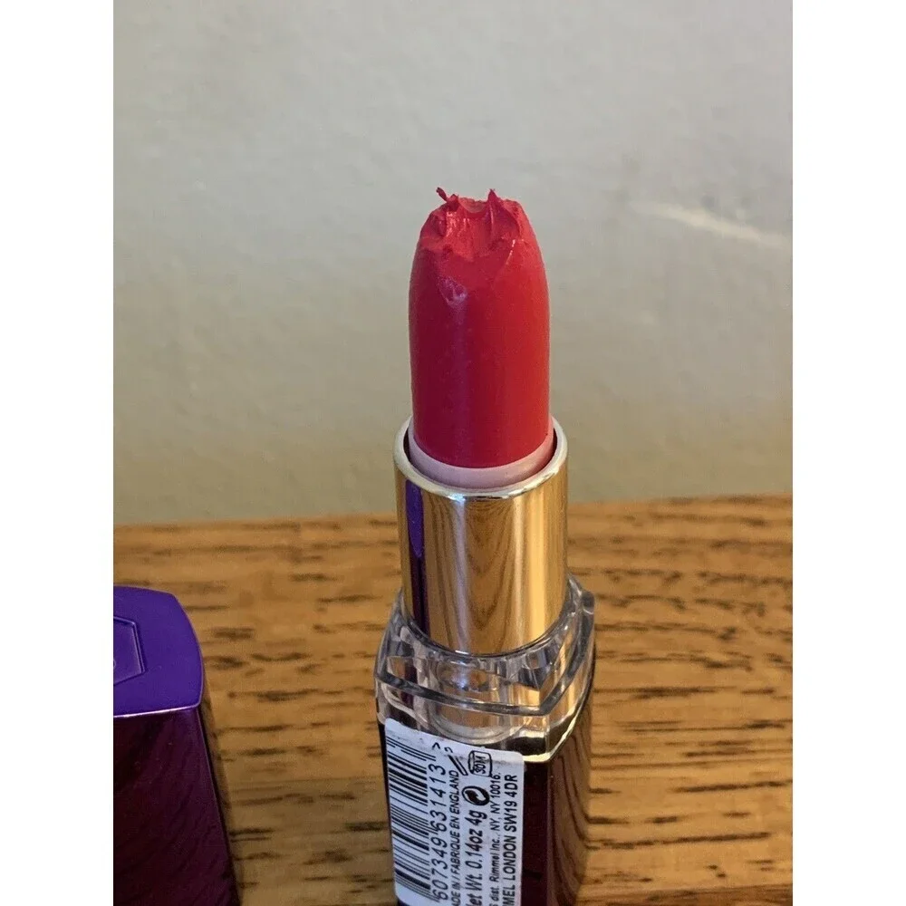 Rimmel Moisture Renew Lipstick, 550 Back To Fuchsia. NEW Damaged Tip